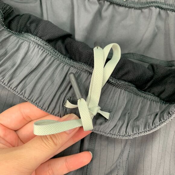 Lululemon Shorts Mens M Medium Gray Striped Elastic Waist Drawstring Gym Train - Picture 4 of 14